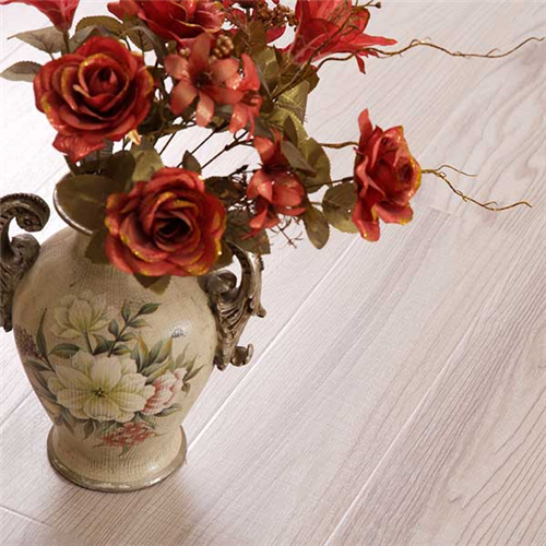 夏季木地板保養